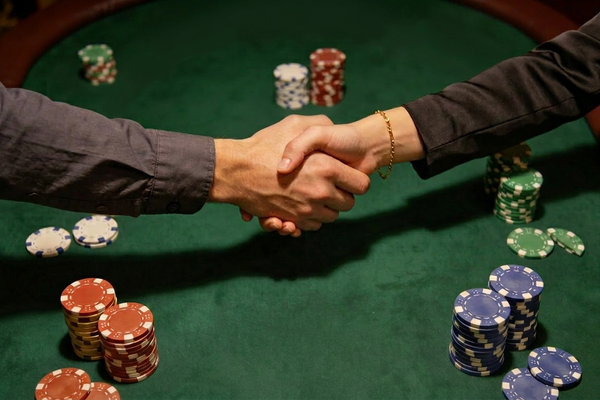 Lee Jones: Four players, 12 big blinds, and one obvious deal