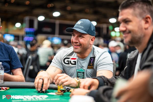 The champ is here: Mizrachi calls his shot on Day 1B of WSOP Main Event