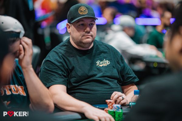 Shaun Deeb climbs higher on wild and crazy Day 5 at WSOP Main Event