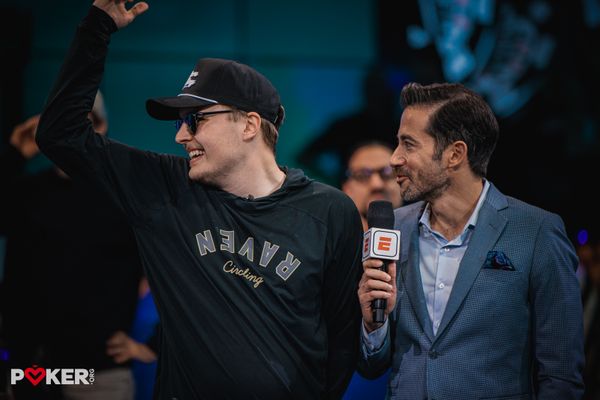 Friends, family lift WSOP chip leader out of trouble on way to final table